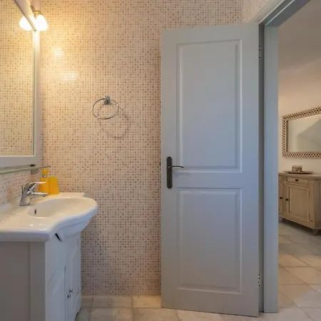 Semesterbostad Isterni - 3br Sea View House - Coral Pearl